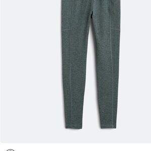 Thrive Societe Size S 25” inseam Lexus 7/8 Pocket Performance Legging